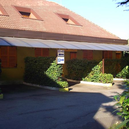 Hotel Motel Ovest Vittuone Exterior photo