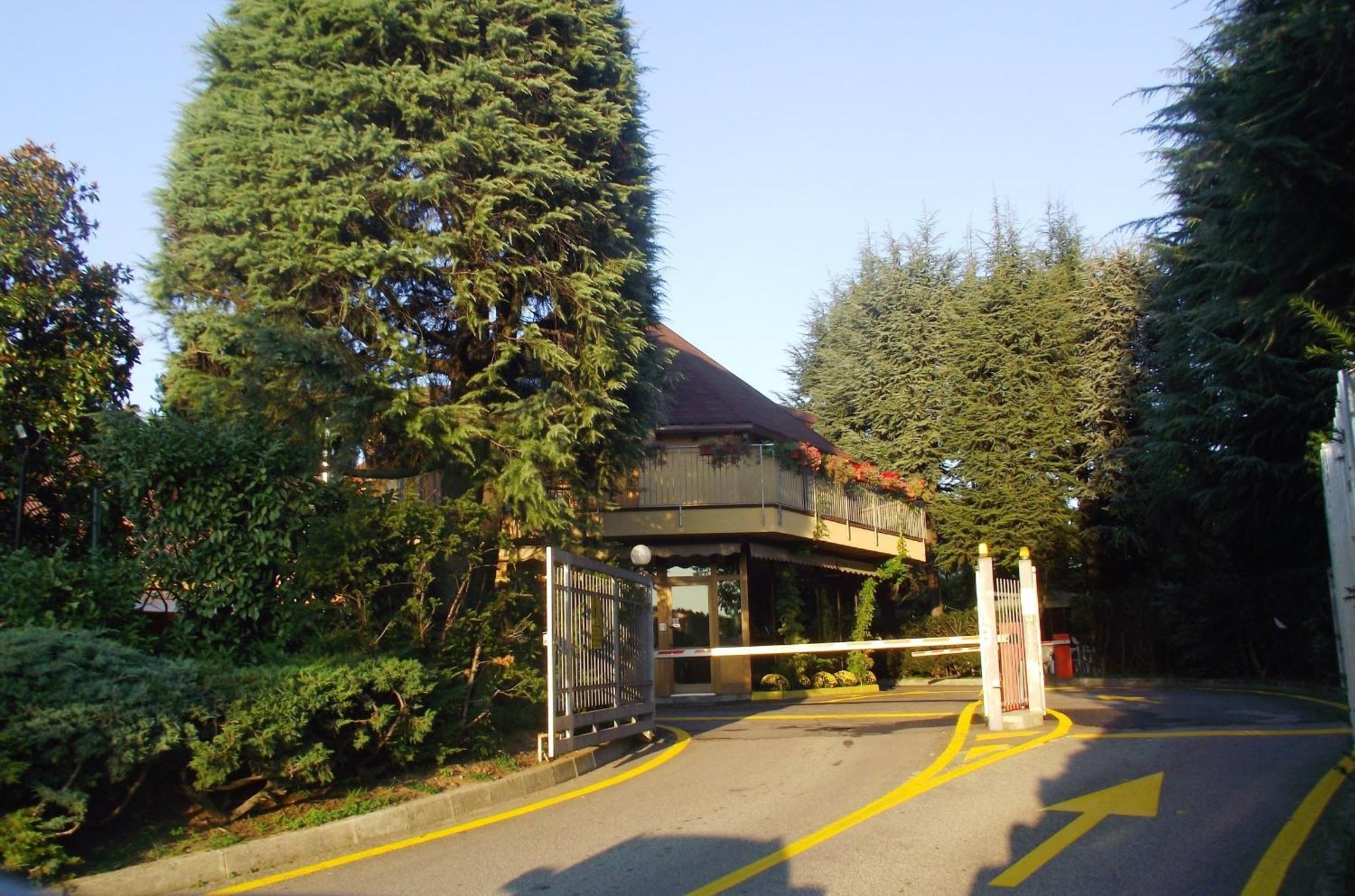 Hotel Motel Ovest Vittuone Exterior photo